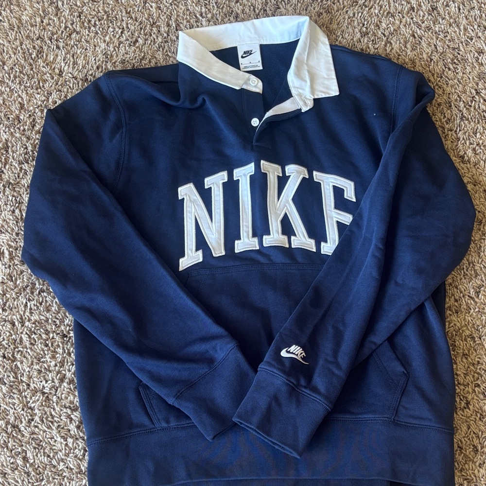 Nike Men’s M sweatshirt with rugby color